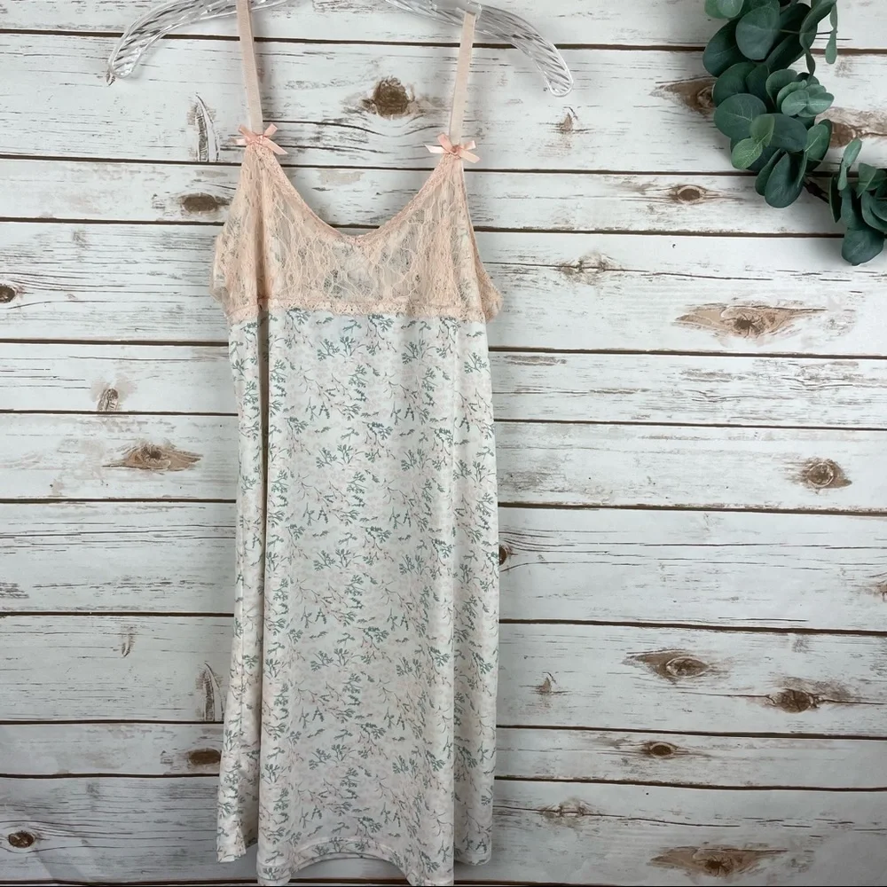 NANETTE LEPORE Short Pale Pink and Green Robe and Nightgown Set size Medium